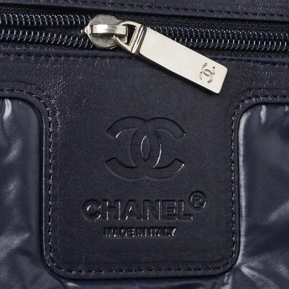 Chanel Dark White Quilted Nylon Coco Cocoon Large Zip Tote Bag - Picture 11 of 12